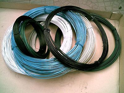 PVC涂塑铁丝产品的品种和颜色，可根据用户需要订制